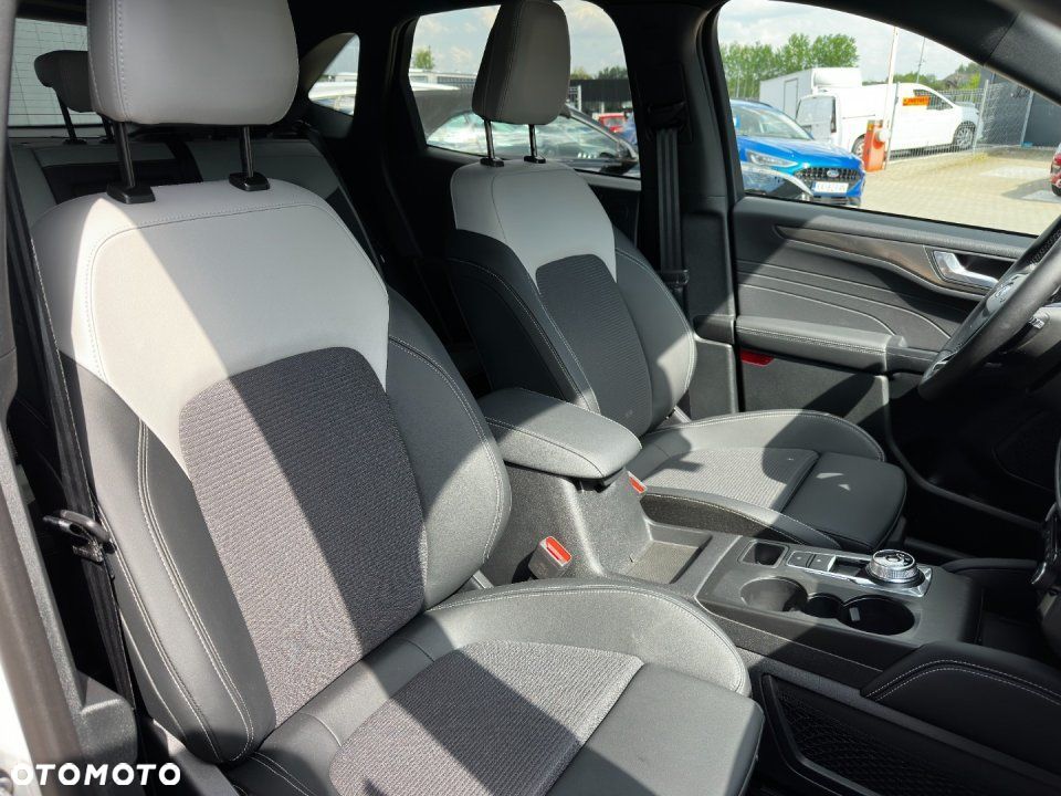 Ford Kuga - 26