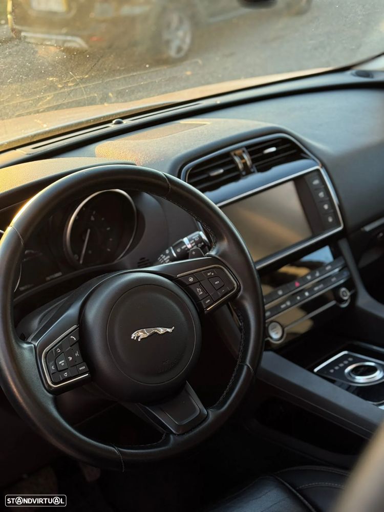 Jaguar F-Pace 20d Aut. Portfolio - 4