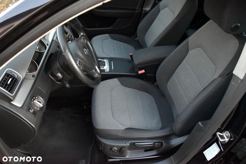 Volkswagen Passat 2.0 TDI DSG Comfortline - 18