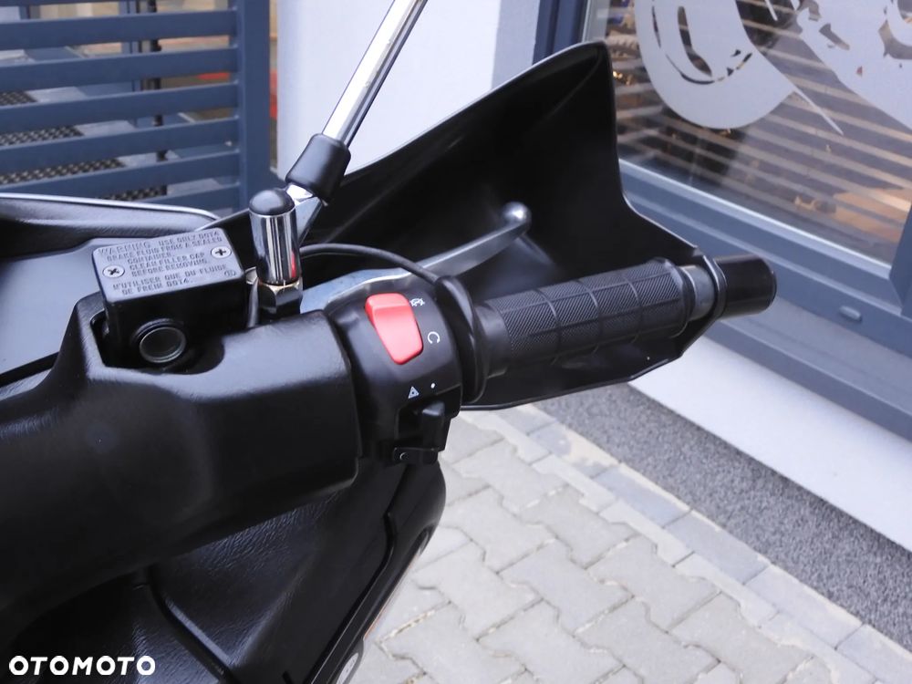 Suzuki Burgman - 16