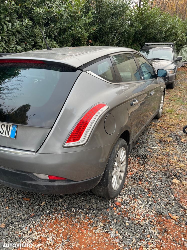 Lancia Delta 1.6 MultiJet 16v Silver - 16