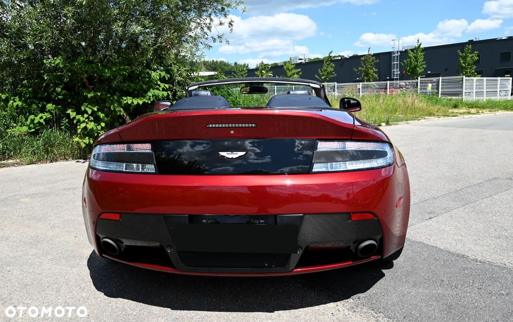 Aston Martin Vantage - 27
