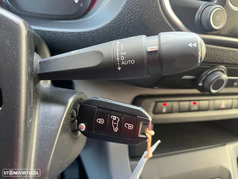 Peugeot EXPERT 1.6 HDI PREMIUM/L2-H1/IVA/A.C - 18