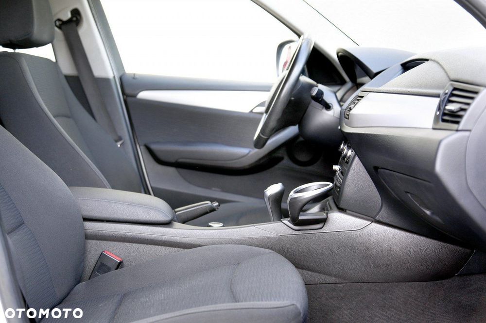 BMW X1 sDrive18i Sport Line - 14