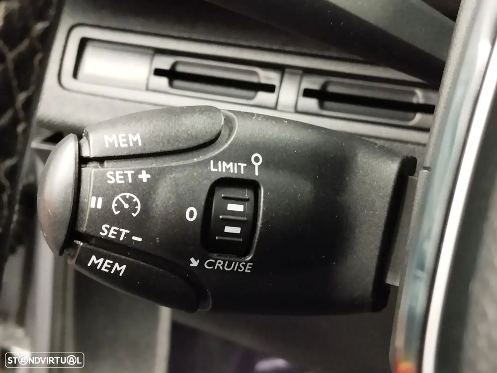 Peugeot 5008 1.2 PureTech Allure - 23