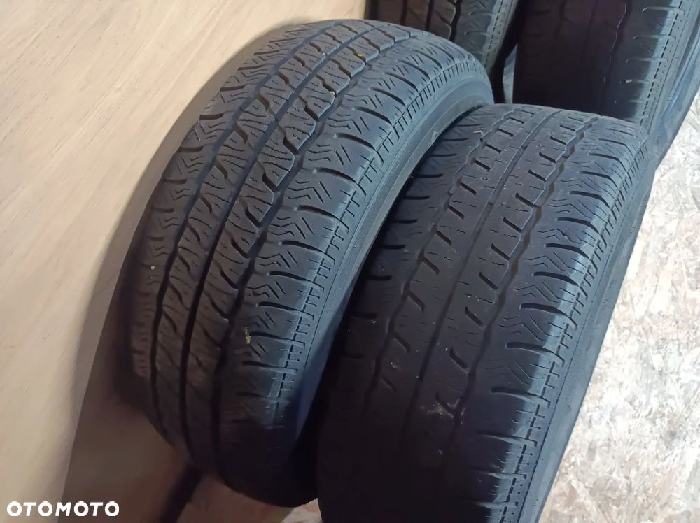 Opony wielosezonowe 4szt kpl Maxxis Vansmart A/S 235/65R16C - 14