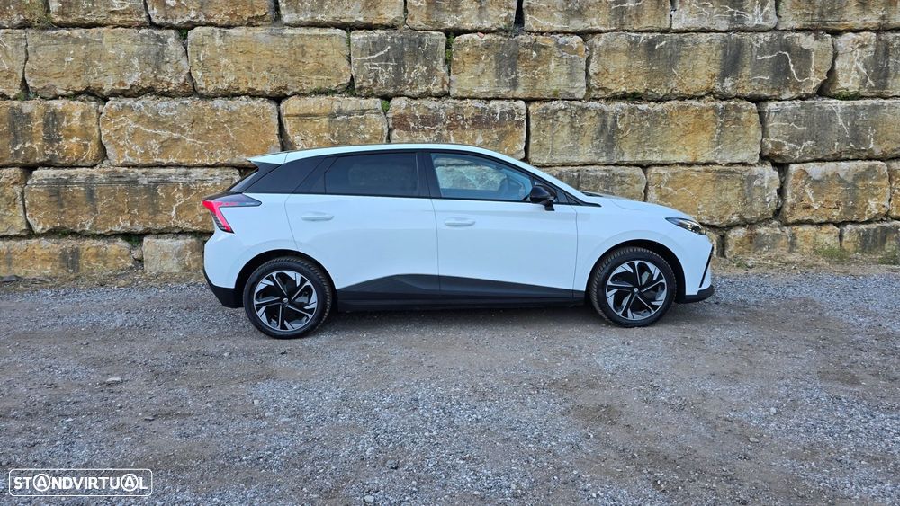 MG MG4 64 kWh Luxury - 4