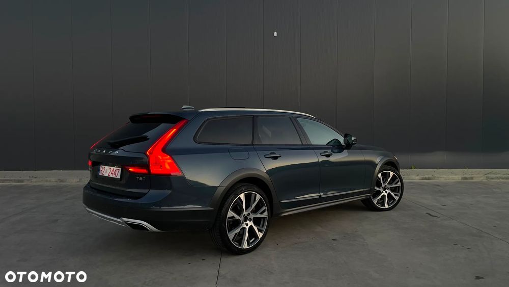 Volvo V90 Cross Country - 5