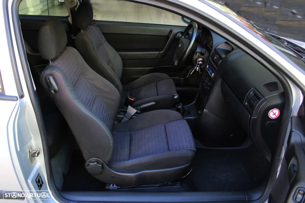 Opel Astra 1.6i Sport - 7