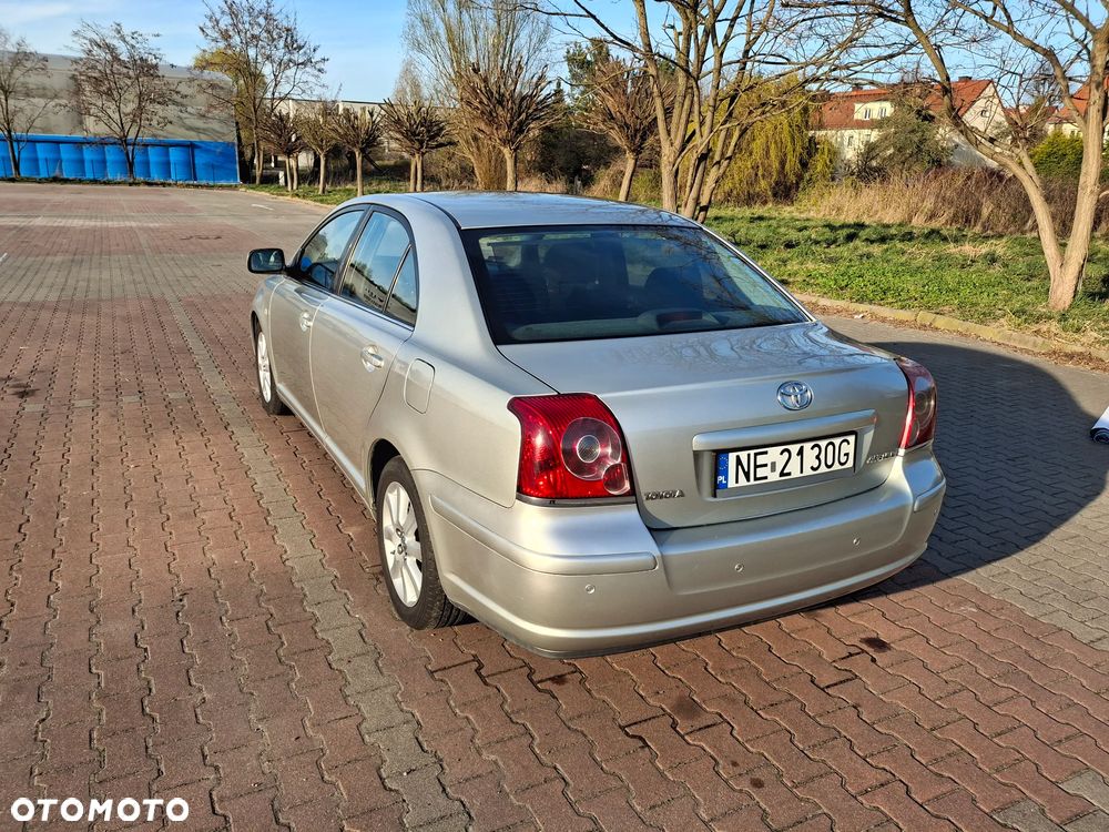 Toyota Avensis 1.8 VVT-i Sol - 4