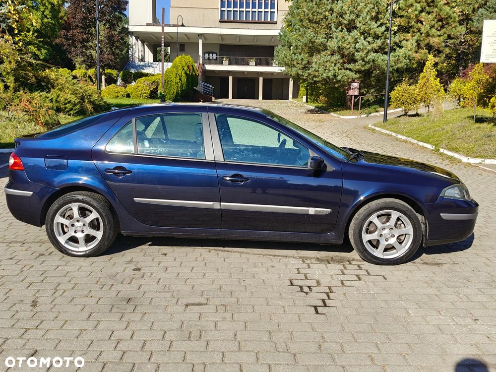 Renault Laguna 1.9 dCi Initiale - 9