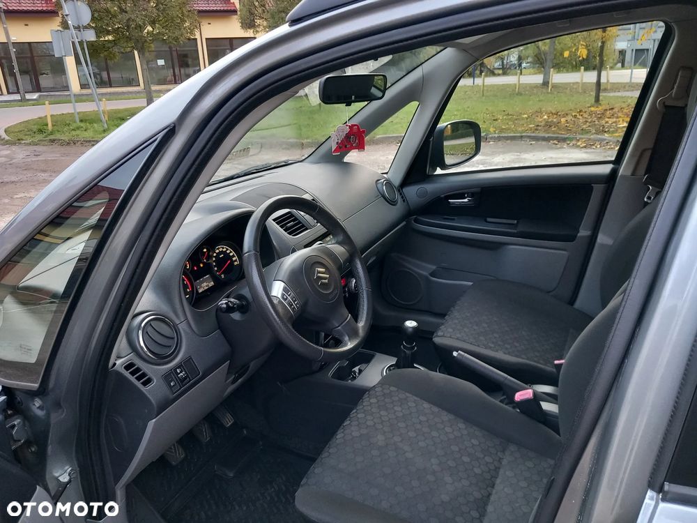 Suzuki SX4 1.6 VVT 4x4 Style - 9