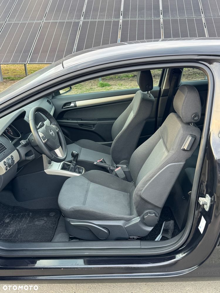 Opel Astra 1.6 Essentia - 19