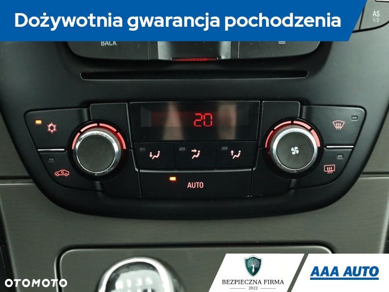 Opel Insignia - 11