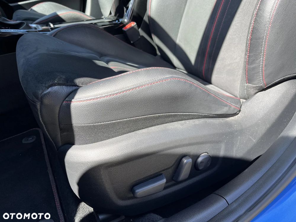 Kia ProCeed 1.6 T-GDI GT DCT - 12