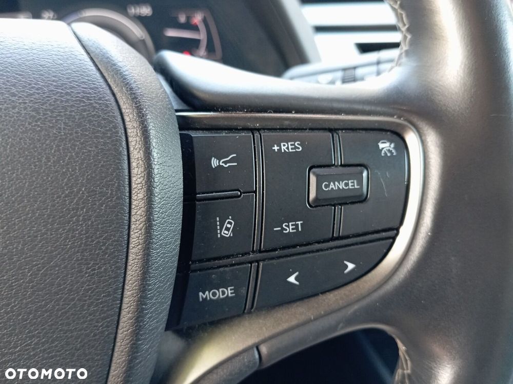 Lexus UX - 17