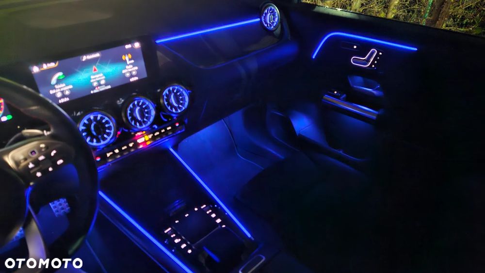 Mercedes-Benz GLA 250 4-Matic AMG Line - 37