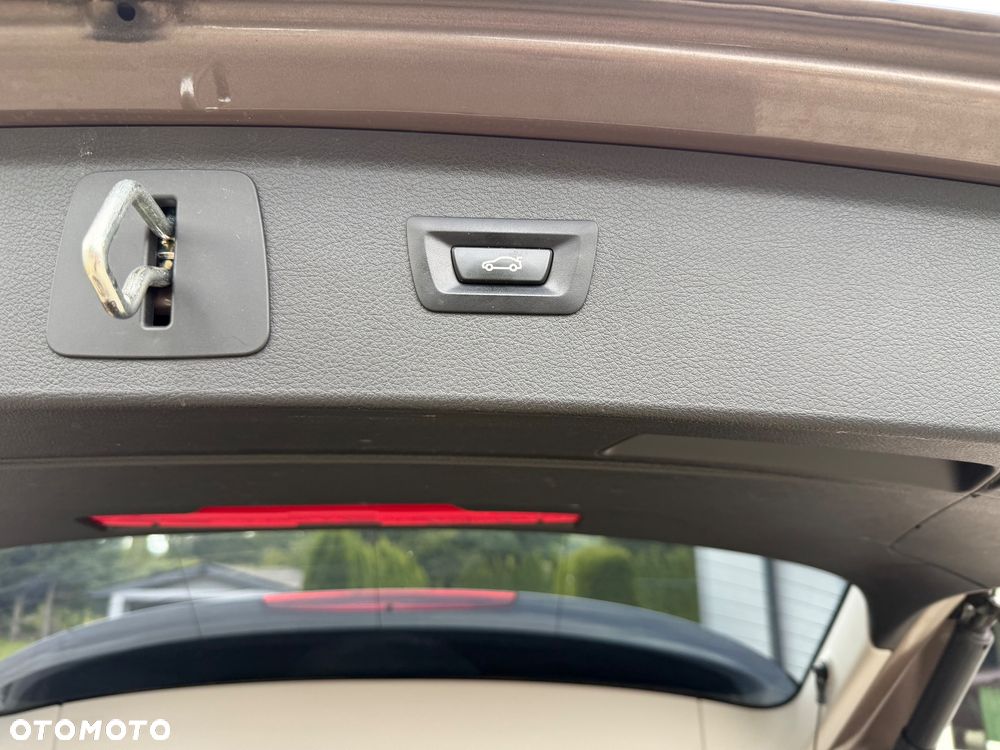 BMW Seria 2 218d - 12