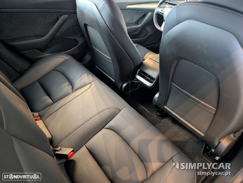 Tesla Model Y Performance Dual Motor AWD - 10