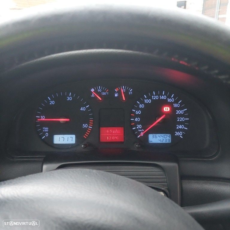 VW Passat 1.9 TDi Confortline - 8