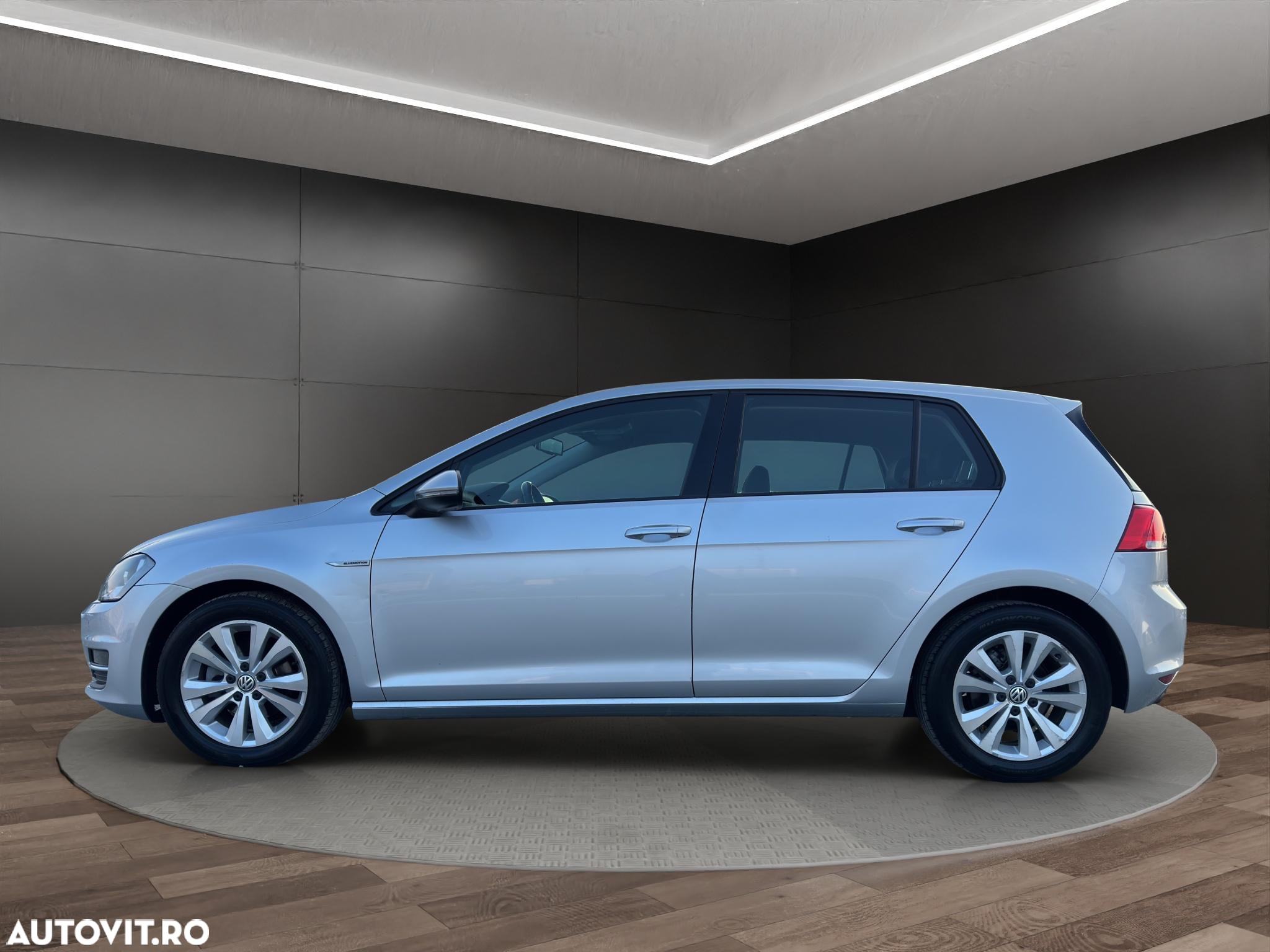 Volkswagen Golf 1.0 TSI BlueMotion DSG Comfortline - 13