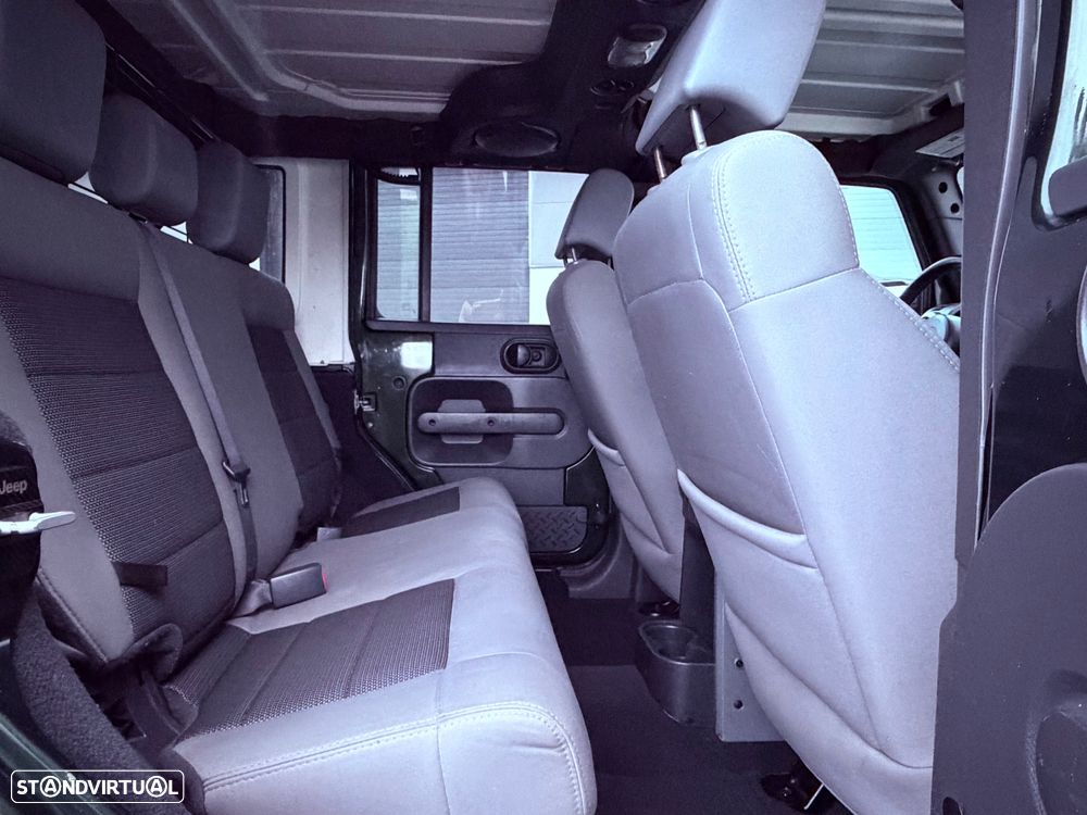 Jeep Wrangler Unlimited 2.8 CRD ATX Sahara Limited - 29