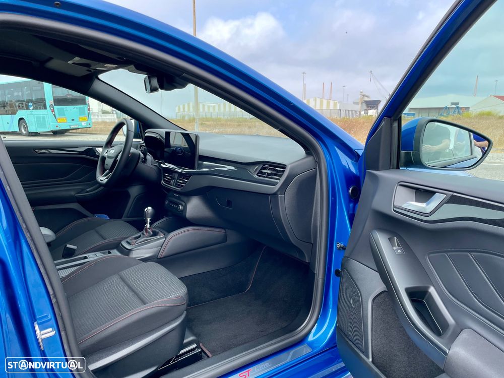 Ford Focus 1.0 EcoBoost MHEV ST-Line - 11