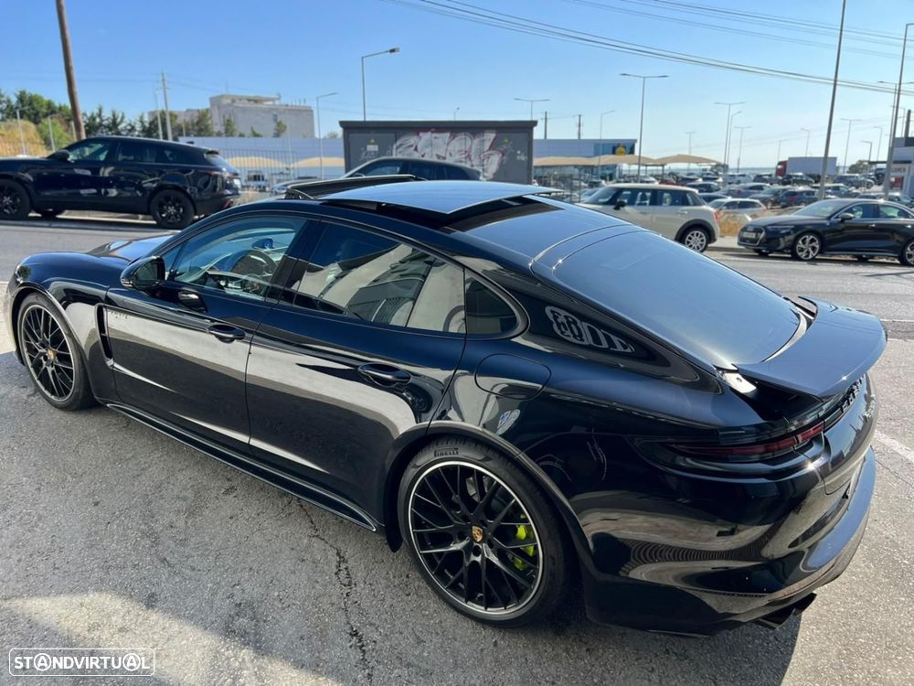 Porsche Panamera 4 E-Hybrid - 4