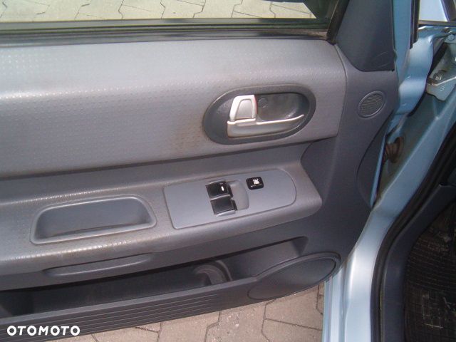 Mitsubishi Colt - 18