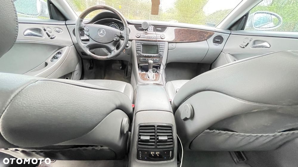 Mercedes-Benz CLS 500 - 12