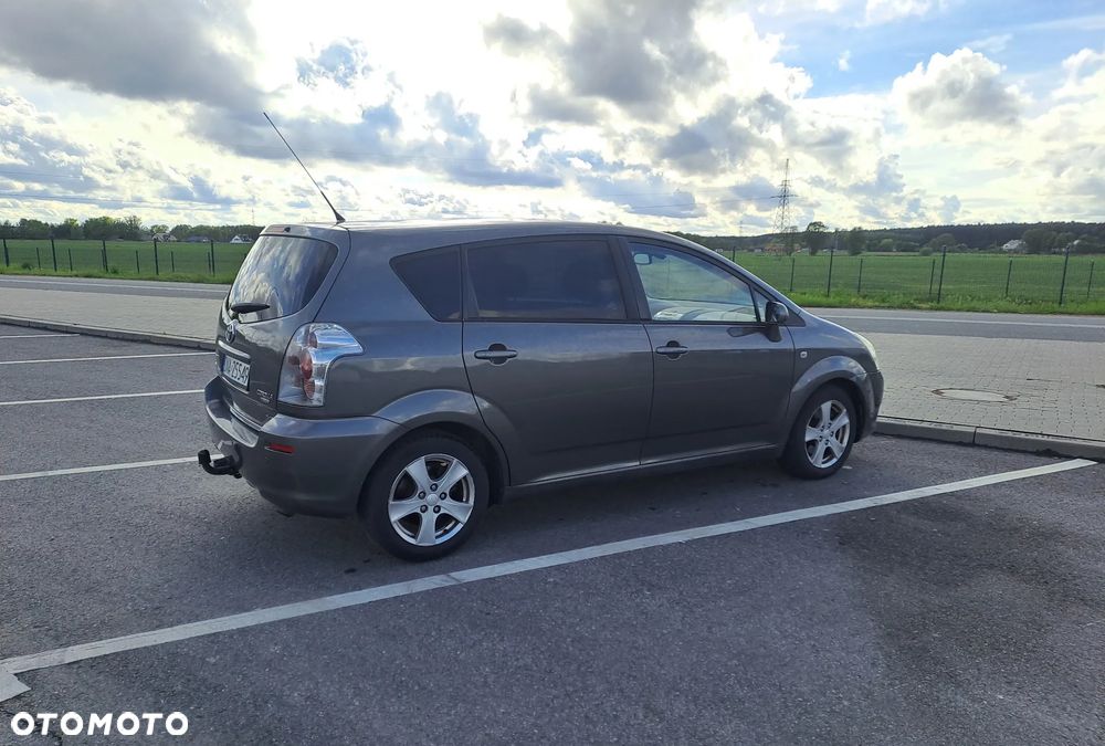 Toyota Corolla Verso 2.2 D-4D Sol + 7os - 4