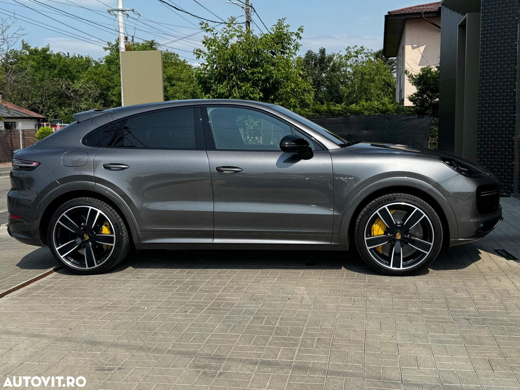 Porsche Cayenne - 2
