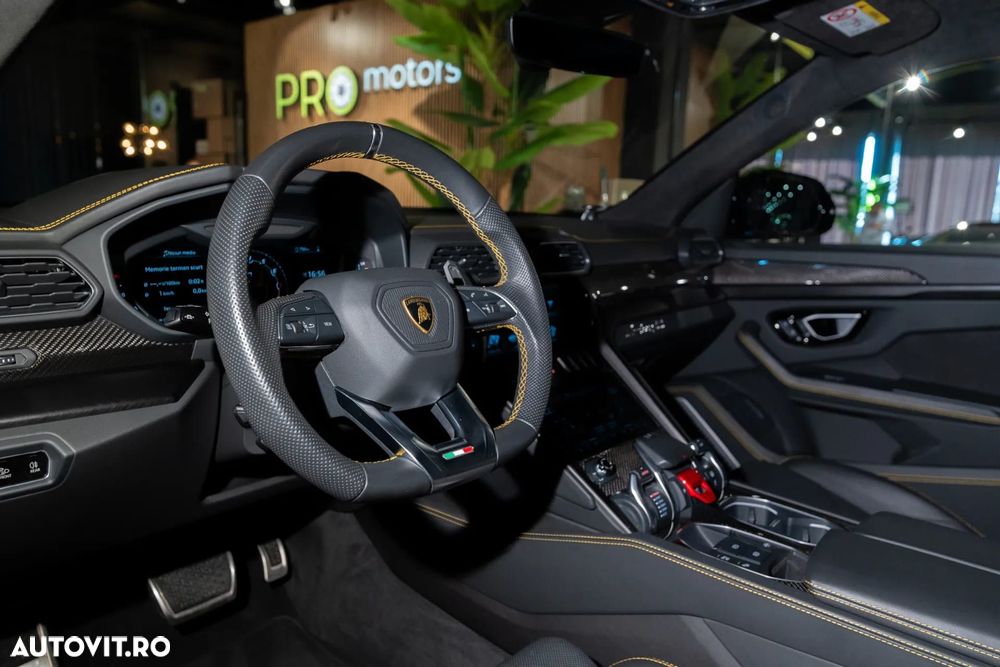 Lamborghini URUS - 26