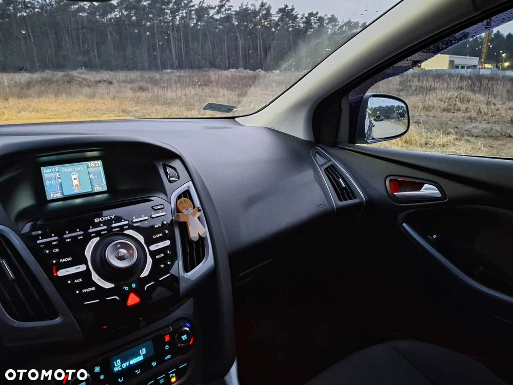 Ford Focus 1.6 EcoBoost Trend - 15