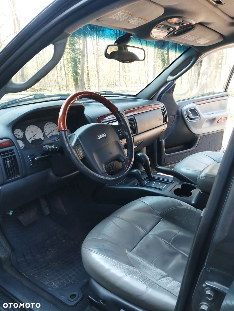 Jeep Grand Cherokee - 13