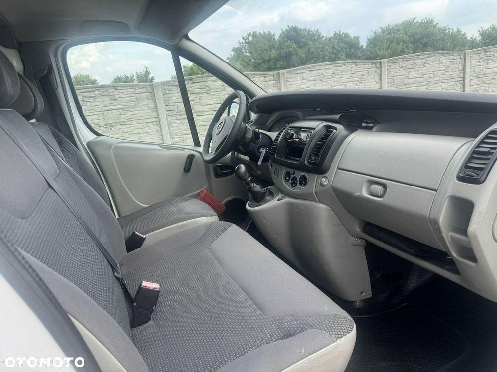 Opel Vivaro - 10