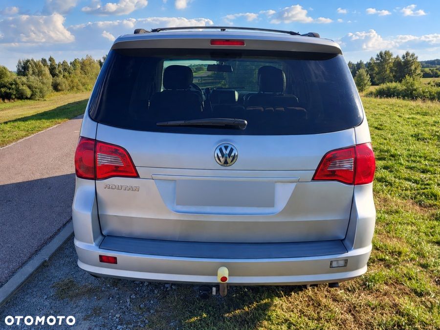 Volkswagen Routan - 5
