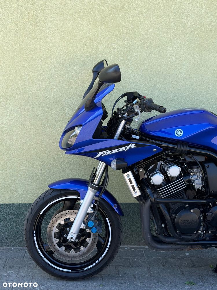 Yamaha FZS - 25
