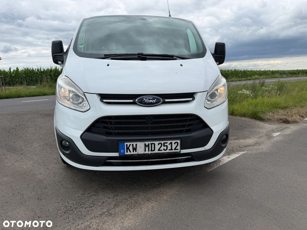 Ford CUSTOM - 2