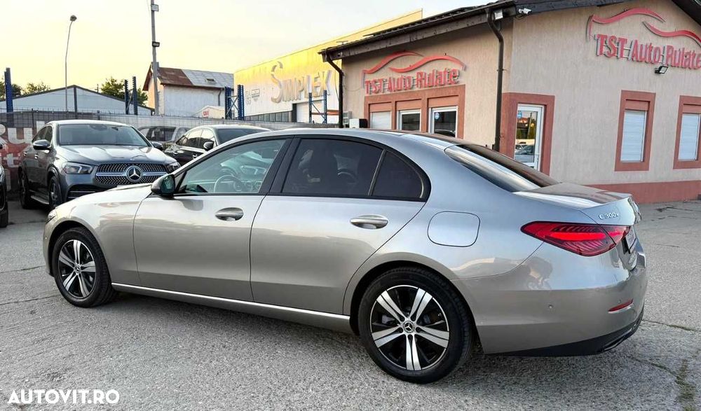 Mercedes-Benz C - 6