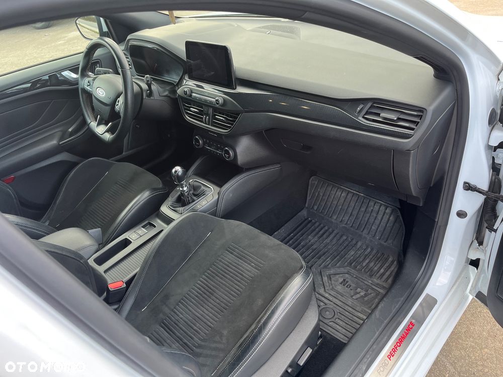 Ford Focus 2.3 EcoBoost S&S ST - 13