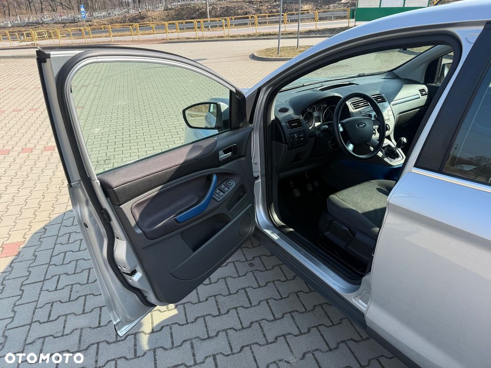 Ford Kuga 2.0 TDCi 2x4 Trend - 16