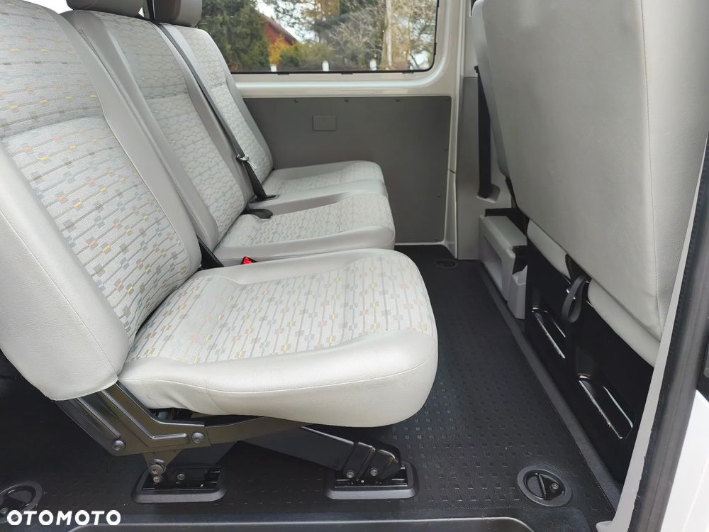 Volkswagen Transporter - 26