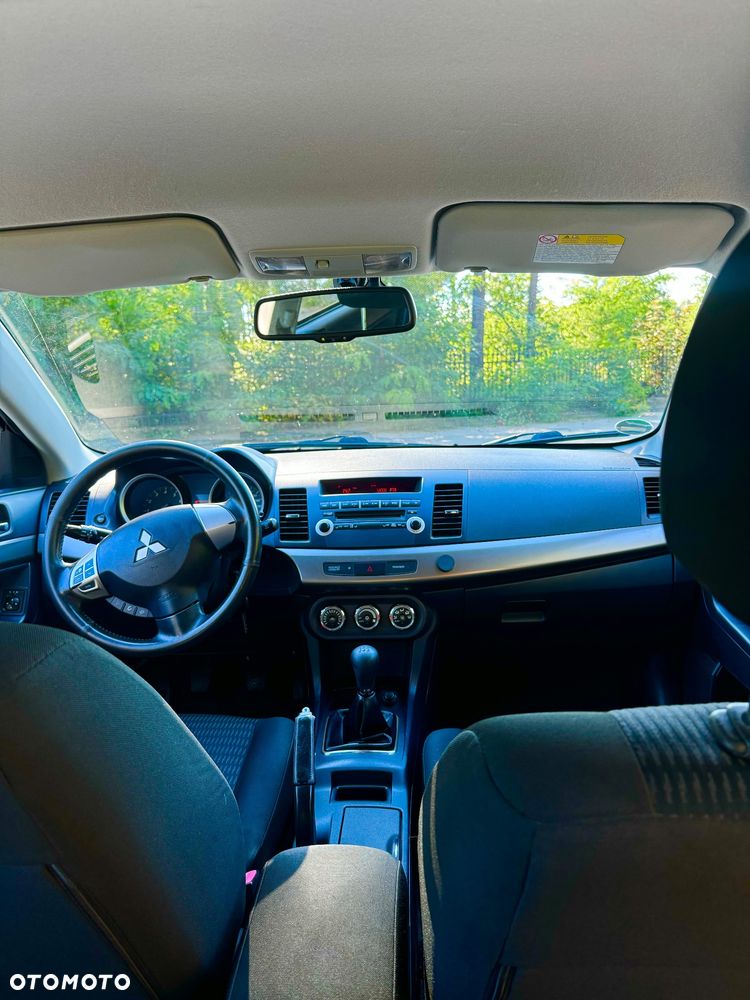 Mitsubishi Lancer 1.6 Inform - 12