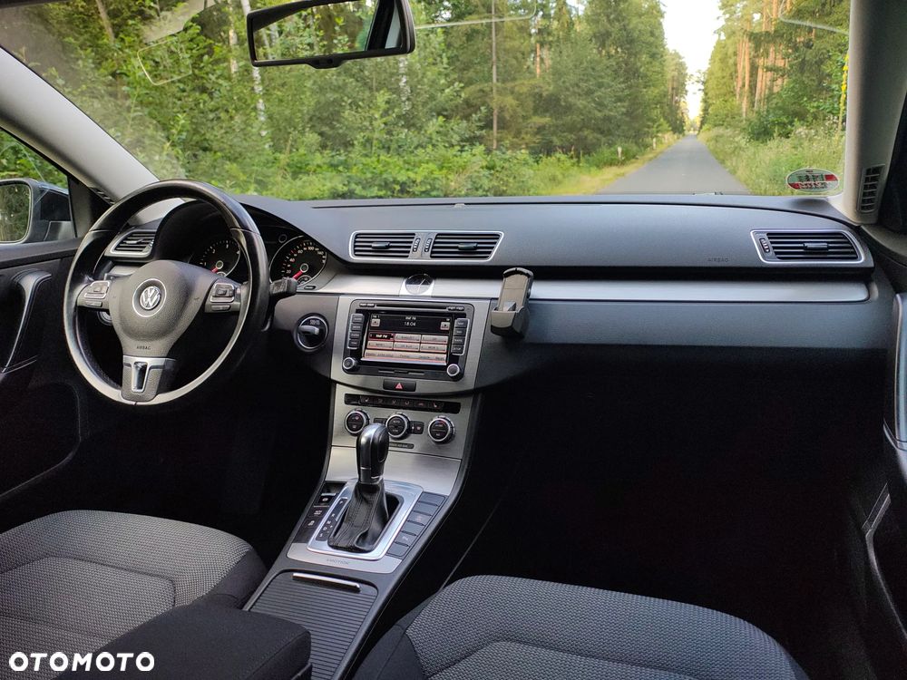 Volkswagen Passat - 22