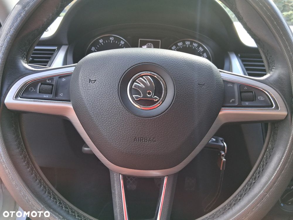 Skoda RAPID 1.2 TSI Ambition - 13
