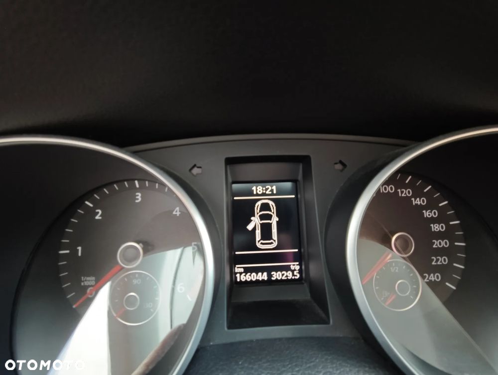 Volkswagen Golf 1.6 TDI DPF BlueMotion Technology DSG Comfortline - 6