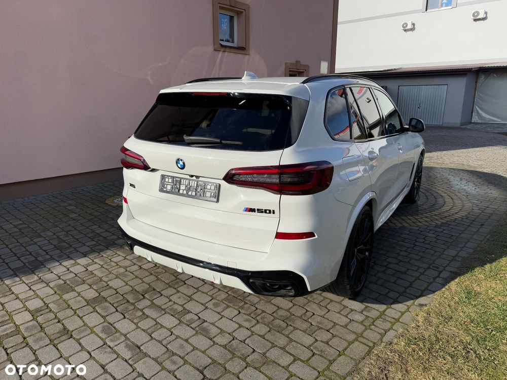 BMW X5 M M50i - 6