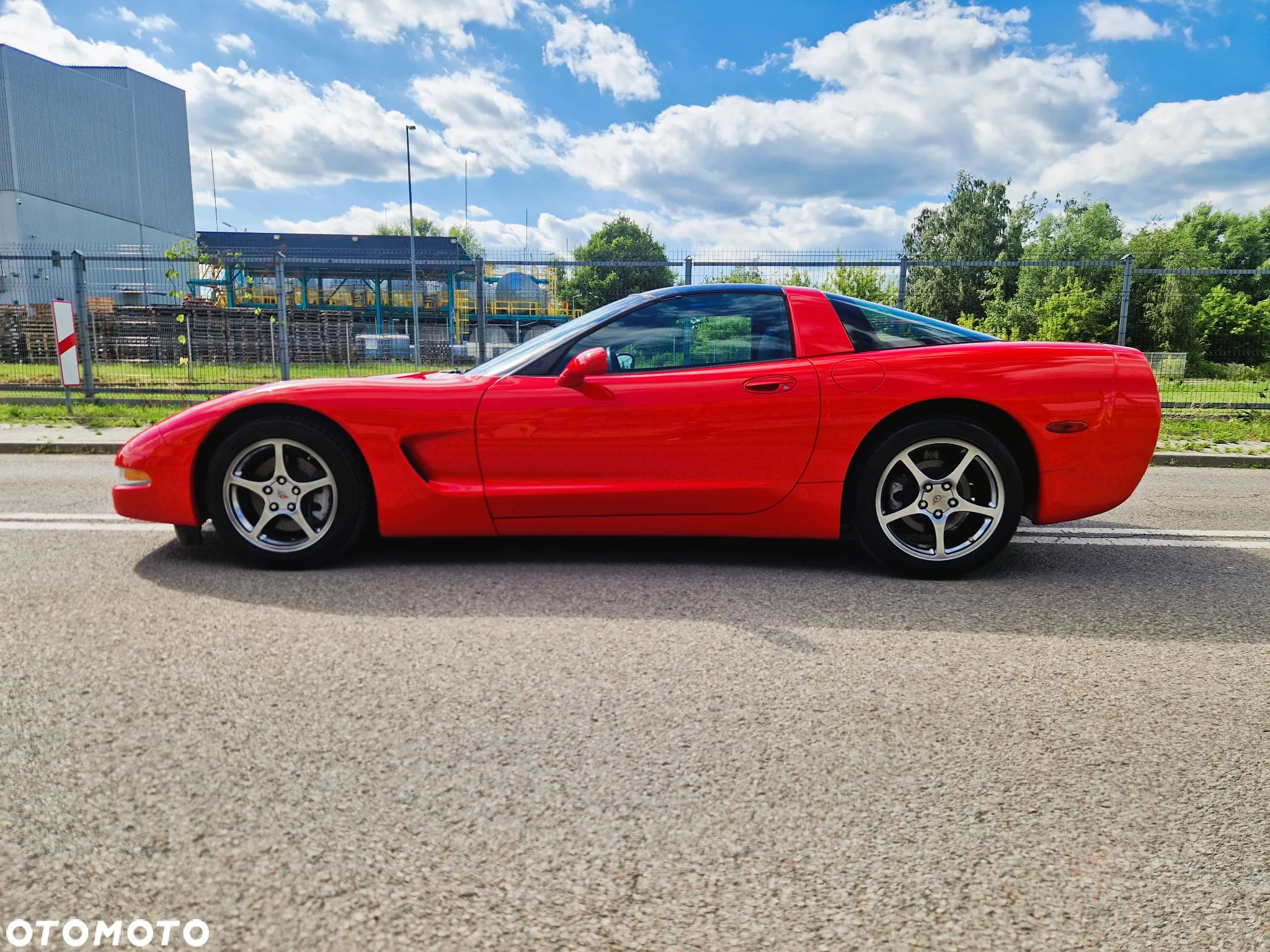 Chevrolet Corvette - 4