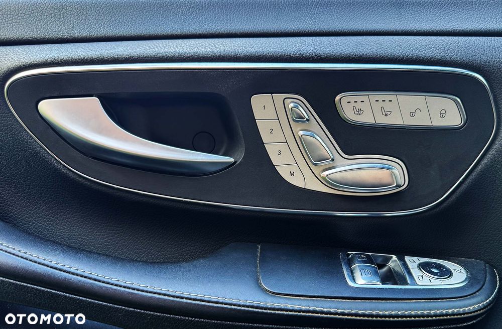 Mercedes-Benz Klasa V 250 (BlueTEC) d extralang 4Matic 7G-TRONIC Avantgarde - 7